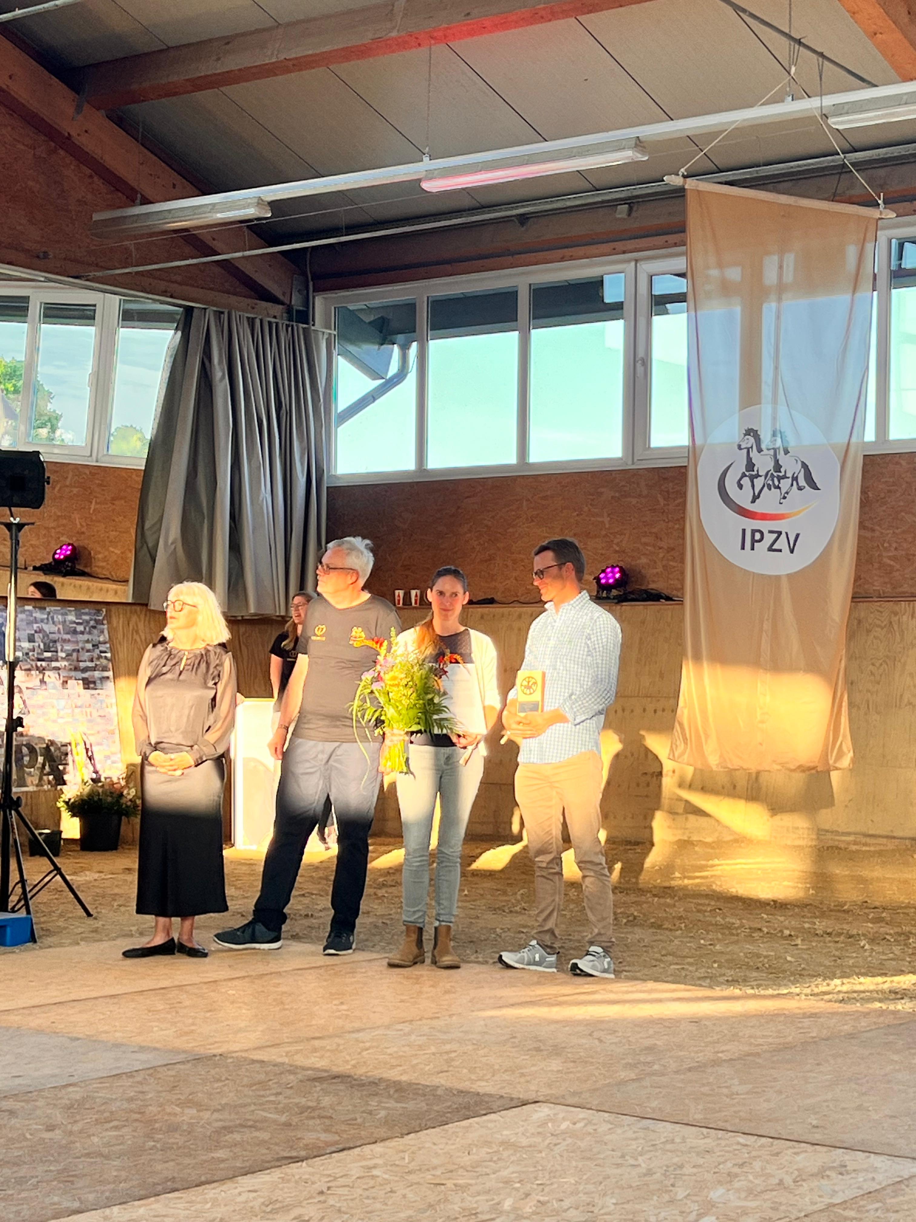250705_Sleipnirpreis_Züchter_Kronshof (2).jpg