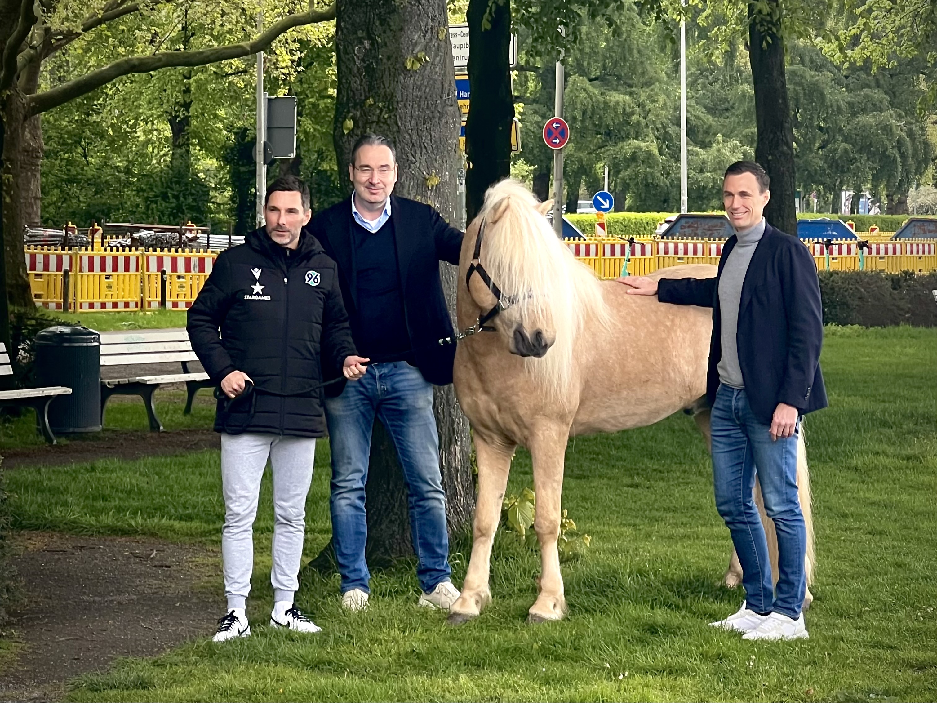 Pressekonferenz Hannoverscher Rennverein.jpg