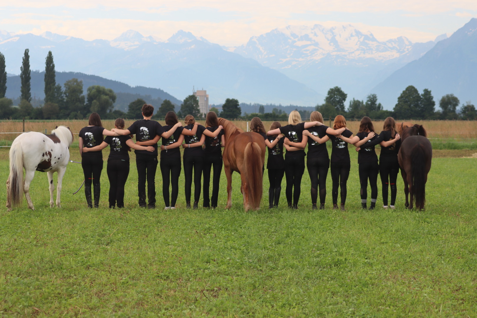 FYC hinten Shirts.jpeg