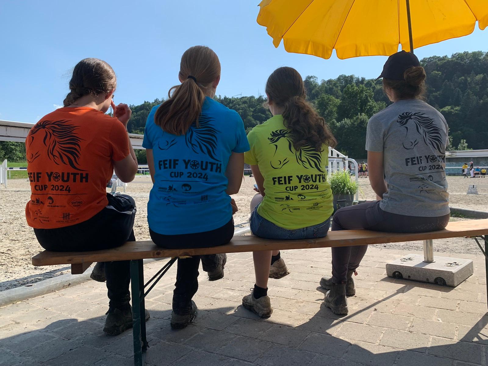 FYC Tshirts bunt.jpg
