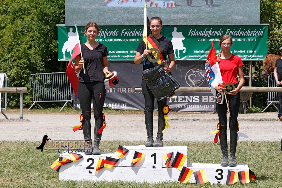 250622_J1.CR2_Siegertreppchen.jpg
