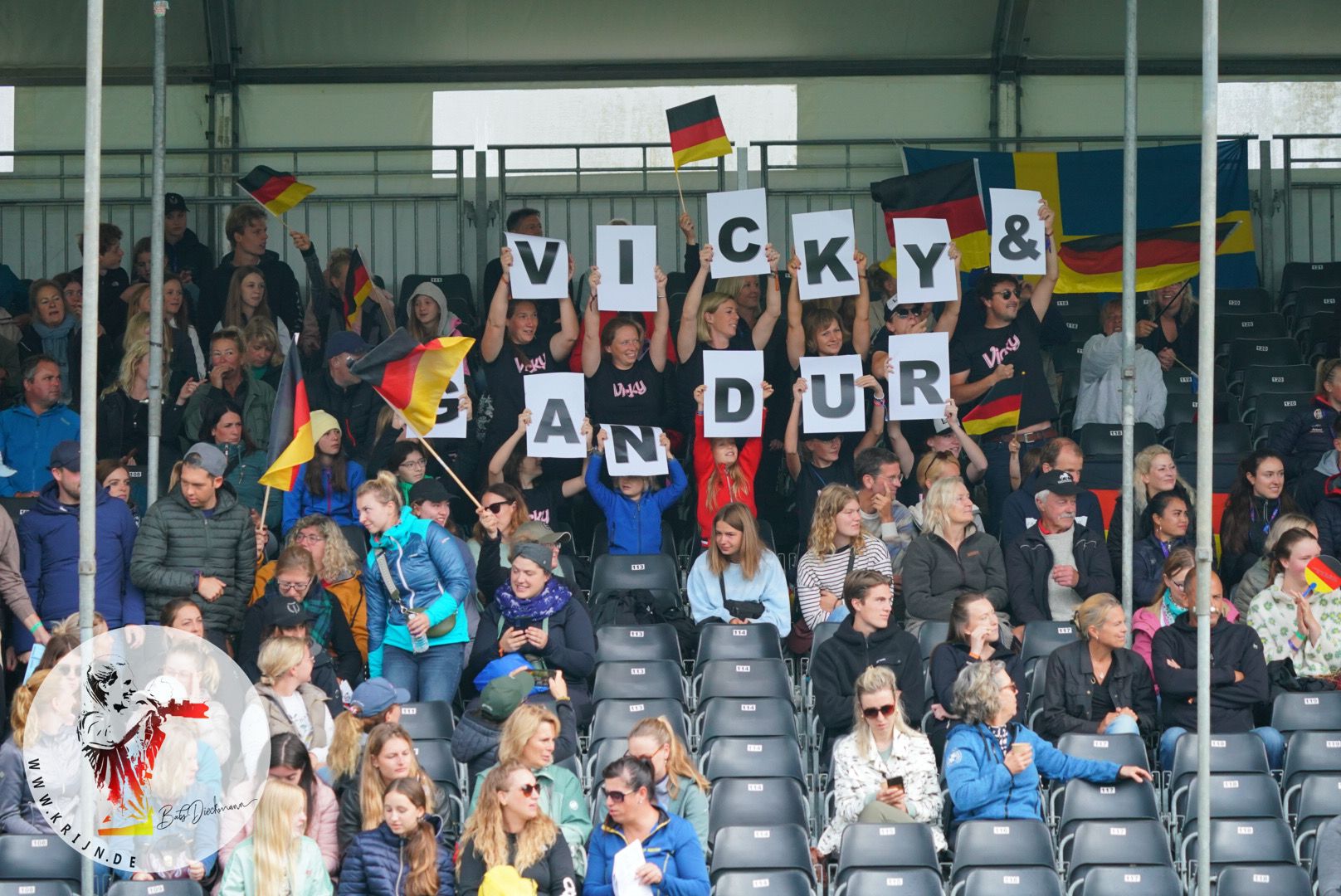 WM2023_F1_VickyEggertsson_Fanclub.JPG
