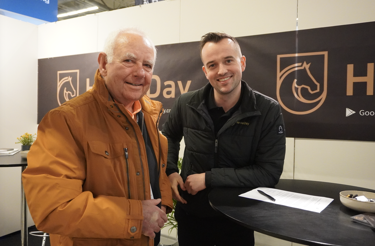 IPZV e.V. President Peter Nagel (left) and Oddur Olafsson CEO of HorseDay ehf. (right).png